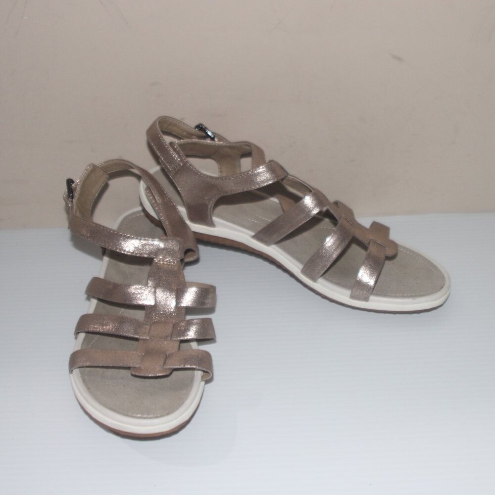 15a. NWOT GEOX RESPIRA SANDALS - 9 - PLATINUM
